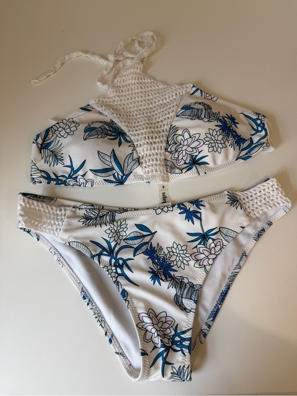 Cupshe White Floral Crochet-Trim Bikini Set with Blue Accents